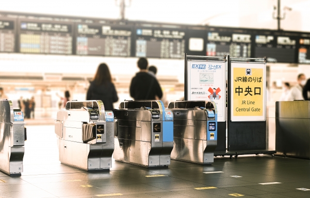 列車の改札口